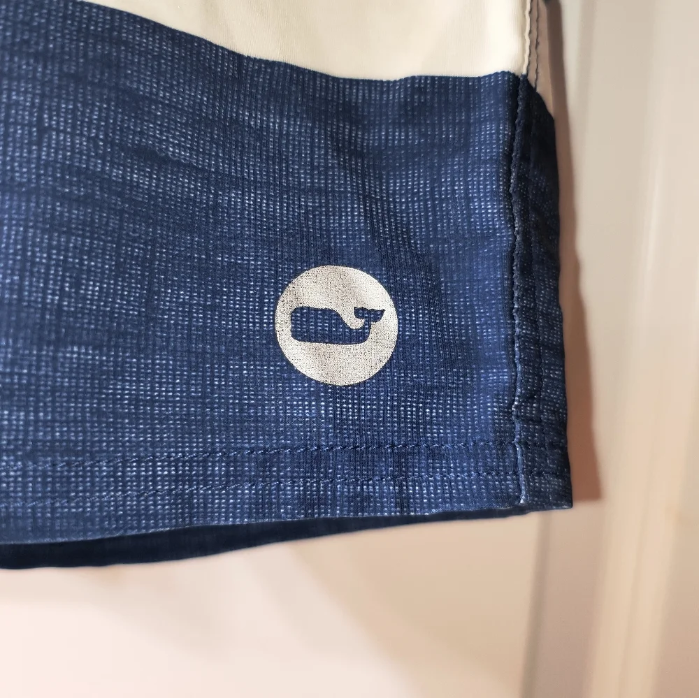 Vineyard Vines Men’s Swim Trunks – Size 28 – Blue Fish Print